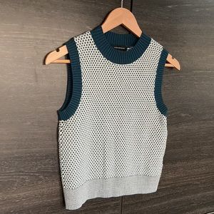 Like New Club Monaco Sm Knit Vest in Spruce Green & Off White